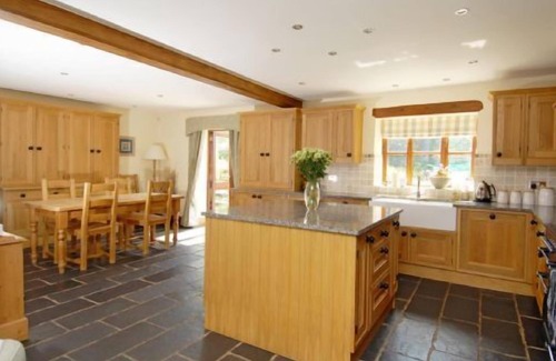 Belluton Apartment | Countryside retreat with stunning views & pool