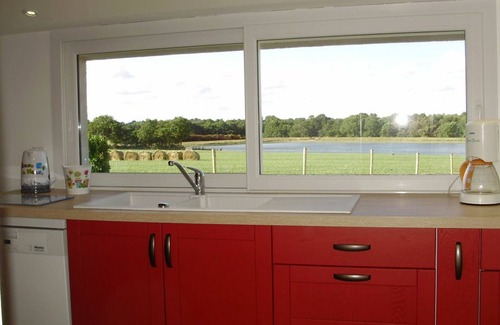 Vaire Cottage | Countryside Retreat with Private Pond and Terrace
