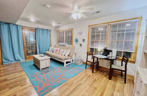 Occoquan Apartment | Couples Retreat