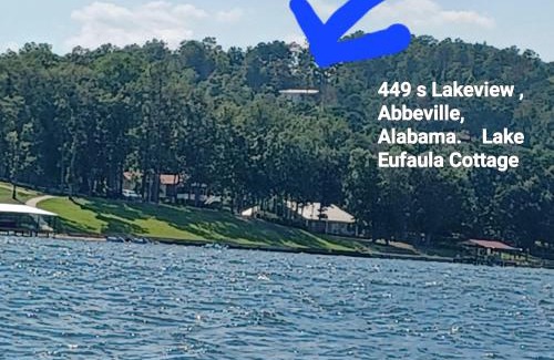 Shorterville House | COUPLES GETTAWAY! LAKE Eufaula private Cottage! BEAUTIFUL VIEWS! Couples, Honeymoon, Family of 3,BOAT PARKING