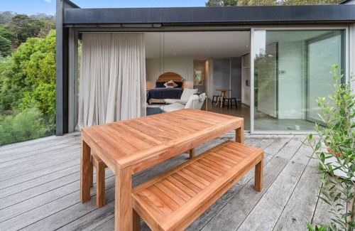 McCrae House | Couples Hillside Retreat