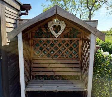 Sturton By Stow House | Couple’s Lodge With Hot Tub