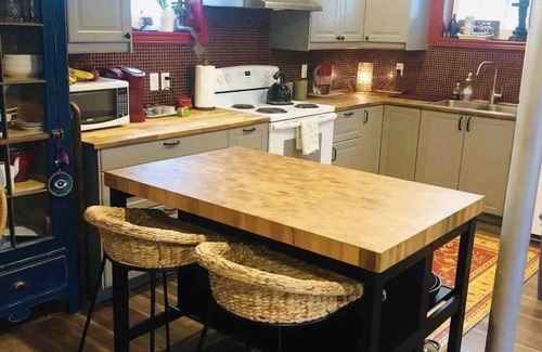 Elora Apartment | Couples paradise! Calming space in downtown Elora.