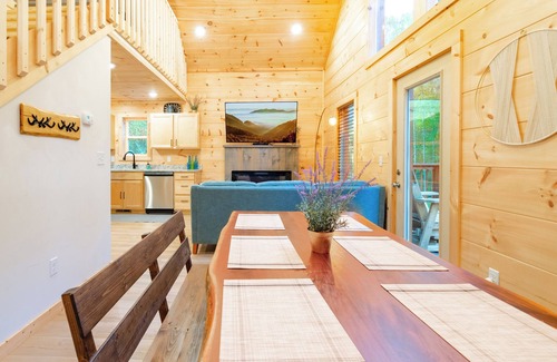 Sevierville Cabin | Couples Private Mountain Oasis! Hot Tub! Theatre! Fire Pit!