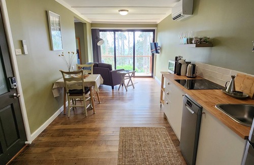 Kallista Cottage | Couples/singles retreat in beautiful Kallista