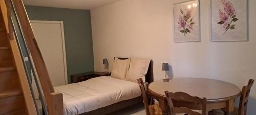 Les Grandes-Loges Bed & Breakfast | COUR LA DAME chez Béatris et Christophe Janson