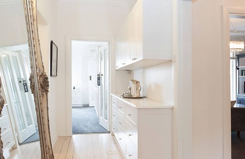 Woollahra Apartment | Courallie is a Gorgeous Apartment with Harbour Glimpses