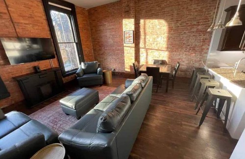 Warren Condo | Courthouse Square Condo