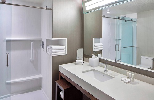 St. Louis Park Hotel | Courtyard by Marriott Minneapolis West