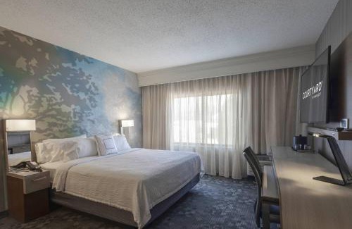 Willoughby Hotel | Courtyard by Marriott Cleveland Willoughby