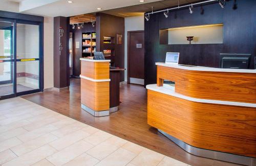 Sandston Hotel | Courtyard by Marriott Richmond Airport