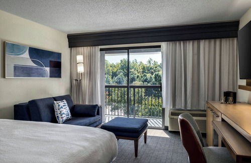 Bermuda Hotel | Courtyard by Marriott Richmond Chester