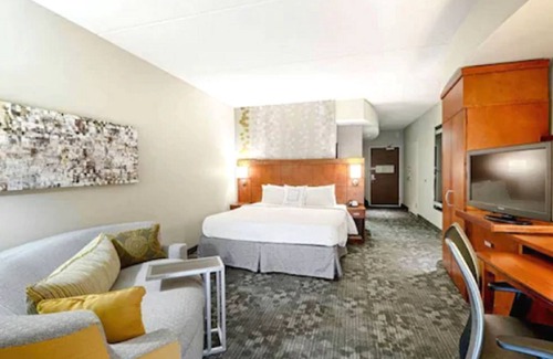 Salisbury Hotel | Courtyard by Marriott Salisbury