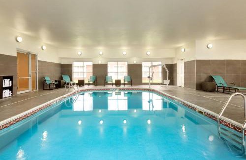 Waukesha Hotel | Courtyard by Marriott Milwaukee Brookfield at Poplar Creek