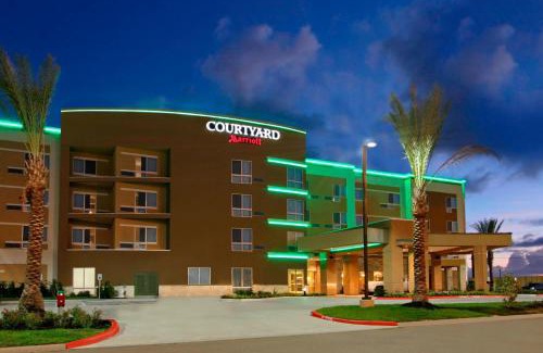 Victoria Hotel | Courtyard by Marriott Victoria