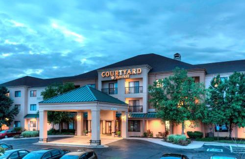 Greenwich Hotel | Courtyard by Marriott Wichita East