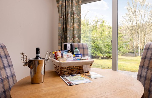 Fort Augustus Cottage | Courtyard Cottage 3, Riverside Cottage