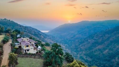 Panchgani Villa | Courtyard Villa by Hillstaytion,com
