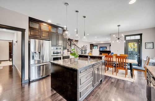 Southeast Edmonton House | Cove - Huge Estate! King Beds, Games Room & BBQ