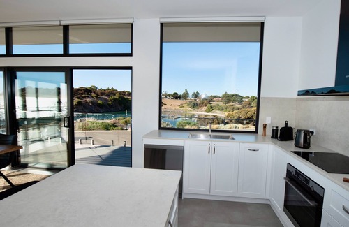 Penneshaw Apartment | Cove Landing Marina Apartment01-The SS Karatta