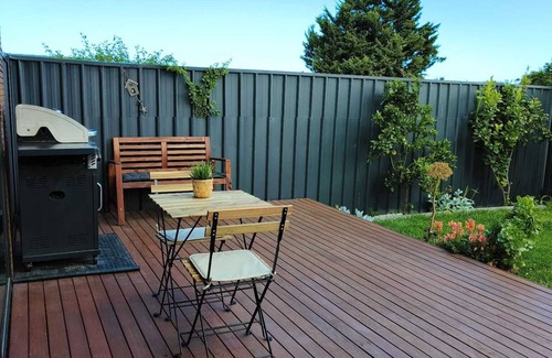 Hallett Cove Apartment | COVE STUDIO1- A perfect mix of comfort and convenience