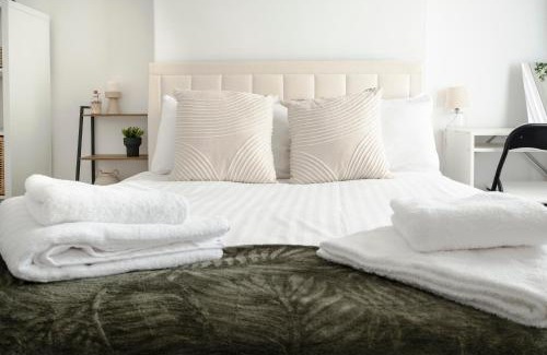 Wyken Apartment | Coventry Business Stay House