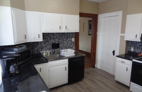 Kutzky Park House | Covered By Faith Rentals Downtown -Family House