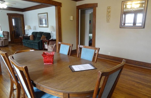 Kutzky Park House | Covered By Faith Rentals Downtown -Family House