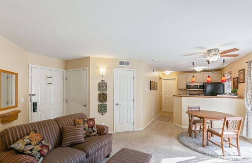 Englewood Apartment | Coveted DTC Apartment! Free Parking & Fast WiFi!