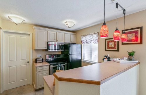 Englewood Apartment | Coveted DTC Apartment! Free Parking & Fast WiFi!