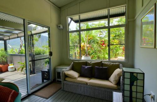 Cow Bay House | Cow Bay Hilltop Escape