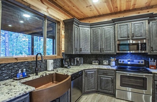 Broken Bow Cabin | Cowboy Castle - Ridge Line Lodge, Hot Tub, Games, Outdoor Entertaining🔥 🌲