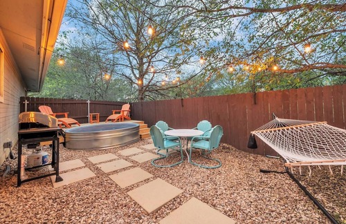 Tanglewood Forest House | Cowboy Pool Bliss, 2BR/2BA Retro Vibes, King Beds