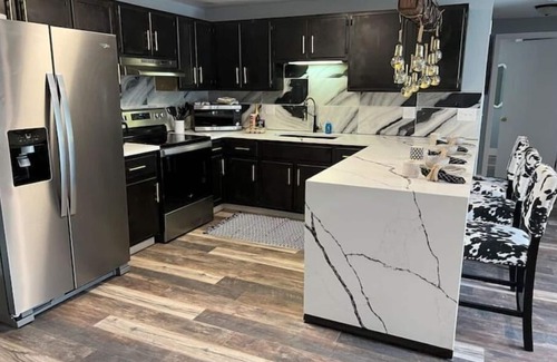 Appleton Apartment | Cowchella luxury penthouse w/garage & fireplace