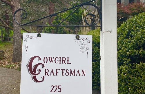 Jacksonville Apartment | Cowgirl Craftsman - Private Suite Upstairs - 2 blocks Historic Downtown J'ville