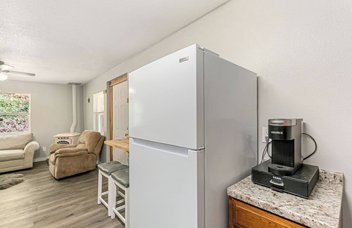 La Center Cottage | Cowpoke Cottage just 2 miles away from Ilani casino