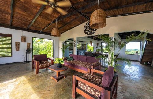 Orange Bay Apartment | Coyaba 1 Bedroom Unit - Embrace Tranquility in the Hanover Countryside