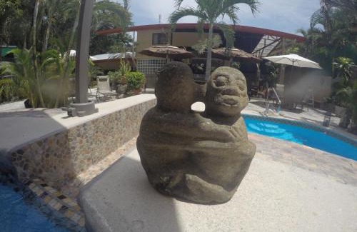 El Cerro Bed & Breakfast | Coyaba Tropical Elegant Adult Guesthouse