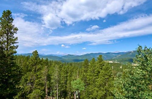 Black Hawk House | Coyote Cottage Retreat Hot Tub Deck Mtn Views