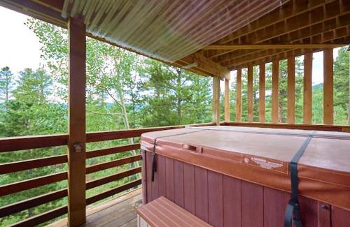 Black Hawk House | Coyote Cottage Retreat Hot Tub Deck Mtn Views