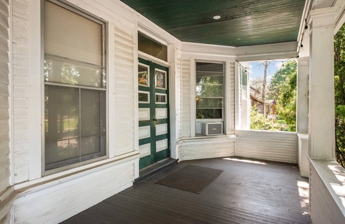 St. Paul Apartment | Cozy 1.5 Bdr Saint Paul, River Views, Old Charm meets modern style