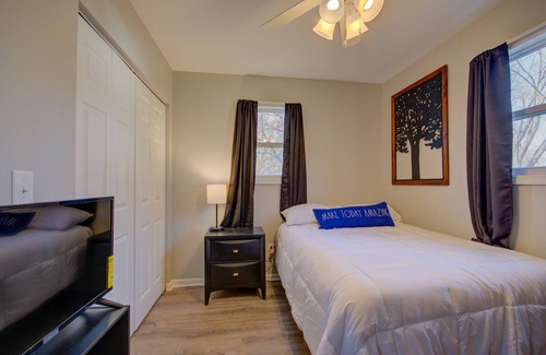 Morris Cabin | Cozy 1 bed with large private fenced yard, Near Brisbin Rd Exit, Short-Longterm