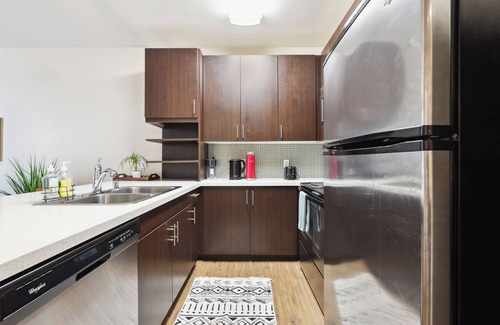 Marina del Rey Apartment | Cozy 1-bedroom apartment in fabulous Marina del Rey with pool, free parking