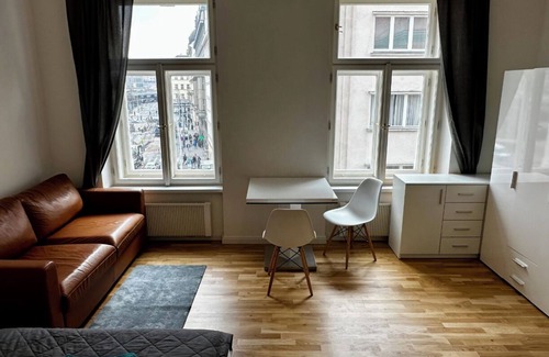 Rohansky ostrov Apartment | Cozy 1-bedroom apartment in welcoming Hlavní město Praha with WiFi