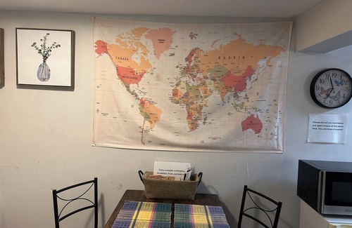 Downers Grove Apartment | Cozy 1-bedroom apartment just 6 minutes drive to Morton Arboretum
