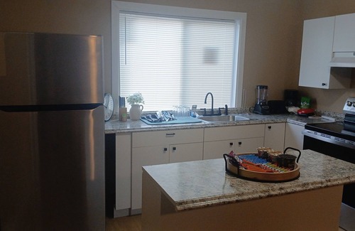 Center Apartment | Cozy 1-bedroom apartment in enchanting Manchester, with A/C & wifi, kitchen
