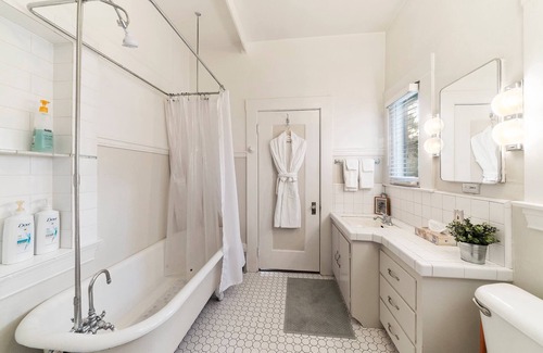 Midtown Sacramento Apartment | Cozy 1-bedroom apartment in Midtown Sacramento with WiFi, AC