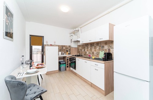 Giroc Apartment | Cozy 1-bedroom apartment with AC, WiFi in charming GirocnApartament Maria