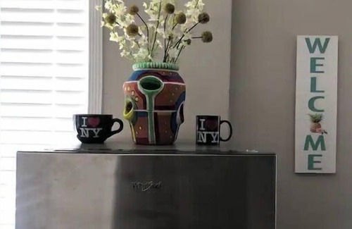 Mid Beach Condo | Cozy 1 bedroom beachside apartment in Miami Beach