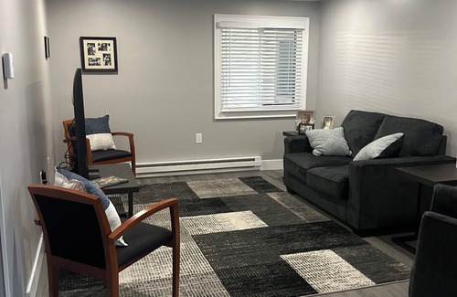 East Syracuse Condo | Cozy 1-bedroom condo Fully renovated.in fabulous E. Syracuse with WiFi, AC.